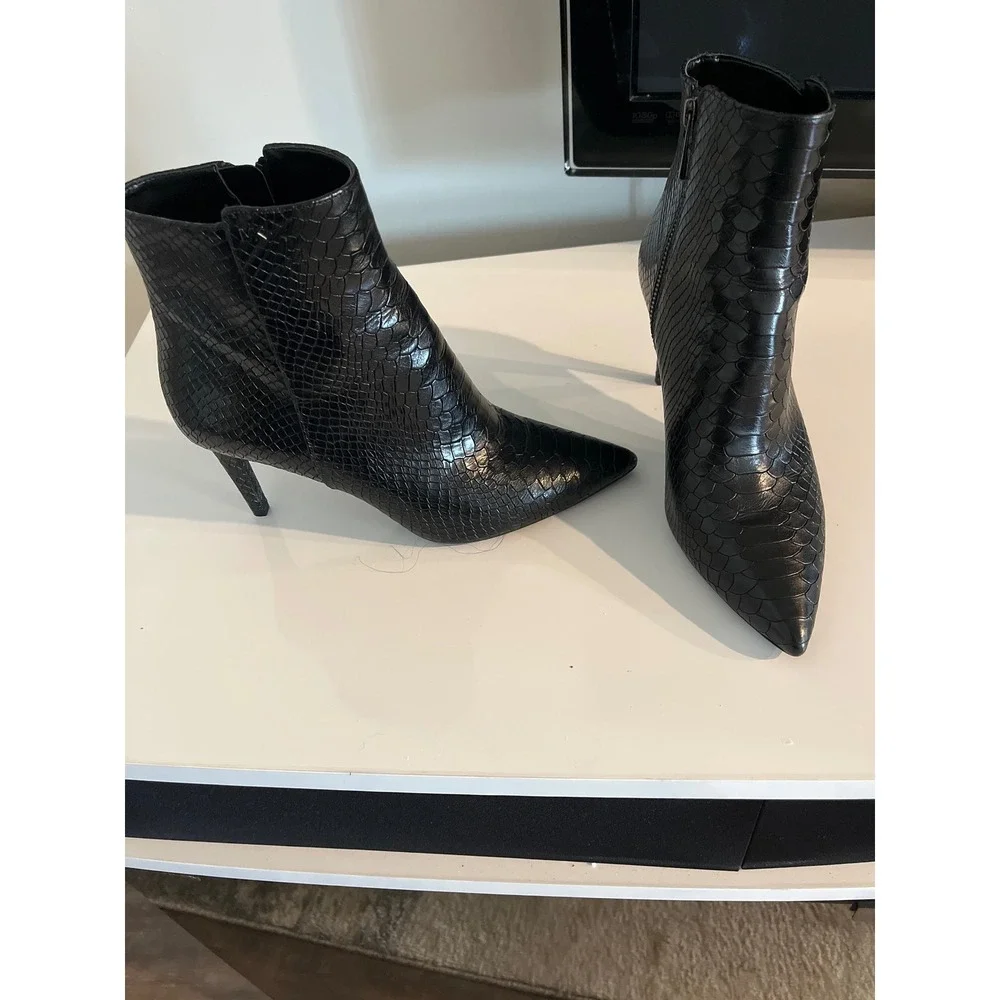 Michael Kors Black Snakeskin Embossed Pointed Toe Stiletto Ankle Boots Booties